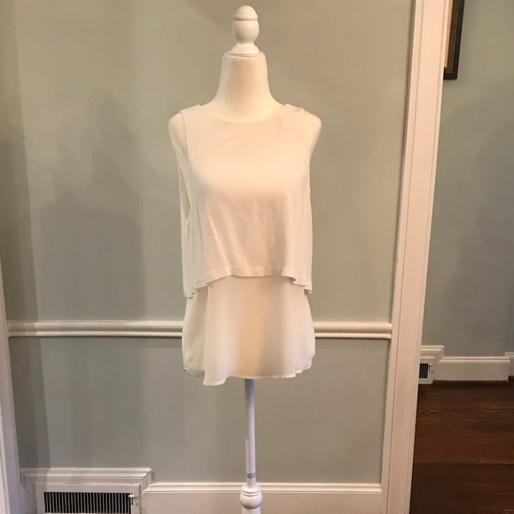 ASTR White Button Back Sleeveless Top Size M - Picture 2 of 4